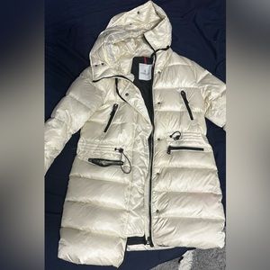 Moncler puffer woman